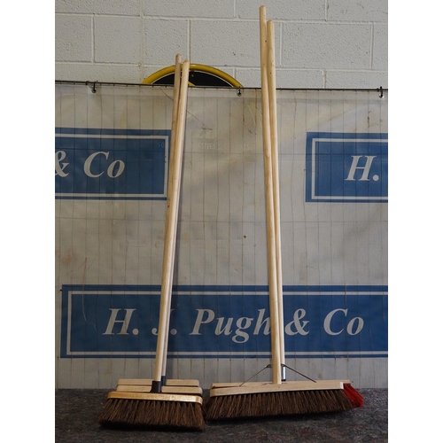 719 - 5- Assorted brooms