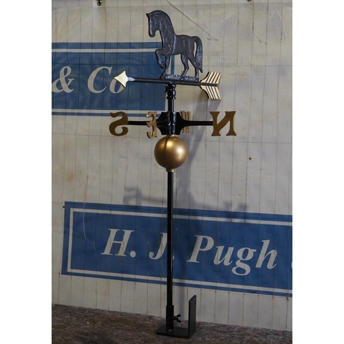 730 - Horse weather vane