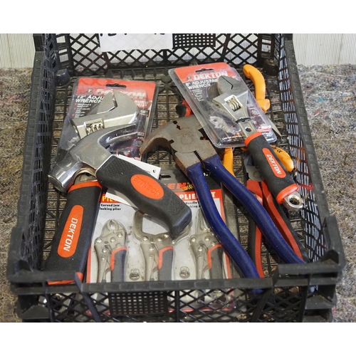 745 - 12- Assorted hand tools