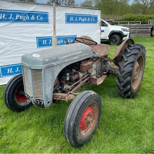 174 - Ferguson T20 tractor. Petrol/TVO. New rear tyres. Runs and drives. Reg. CEP 577. V5