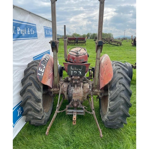 175 - Massey Ferguson 35 diesel tractor. 3 Cylinder. Runs and drives. SN. SMM 176431.  Reg. LEJ 123. V5