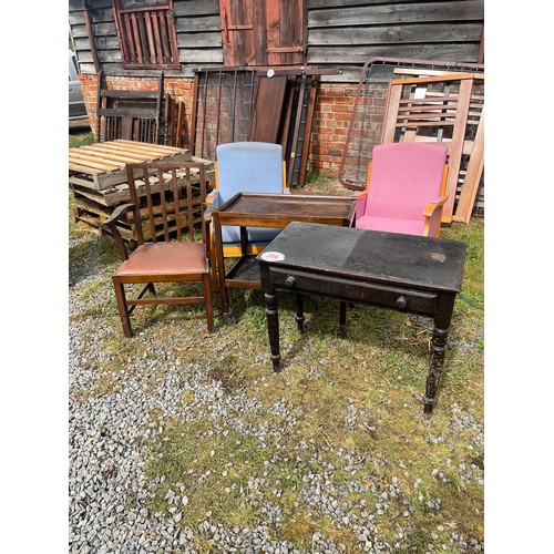 286 - 3 Arm chairs, table and trolley