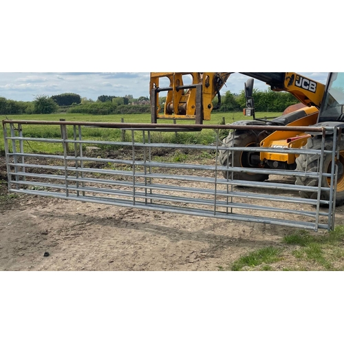 71 - Field gates 15ft -3