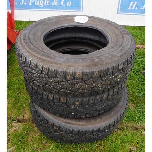 128 - 4 Hakkapeliittalt LT225/75R16 tyres