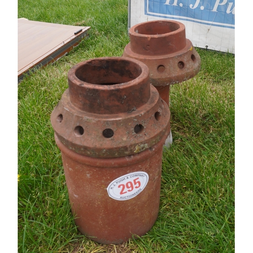 295 - 2 Chimney pots