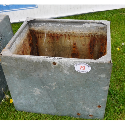 79 - Galvanised water tank, 2 1/2 x 2 ft