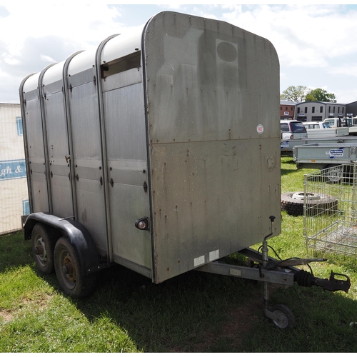 1452 - Ifor Williams TA5G stock trailer with decks