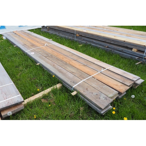 862 - Feather edge larch boards 4.8Mx195x25 -30