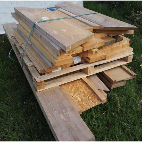 909 - Pallet of softwood lengths