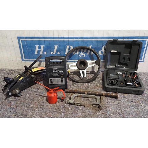 762F - 2 Tonne trolley jack, battery charger, mini compressor and other items