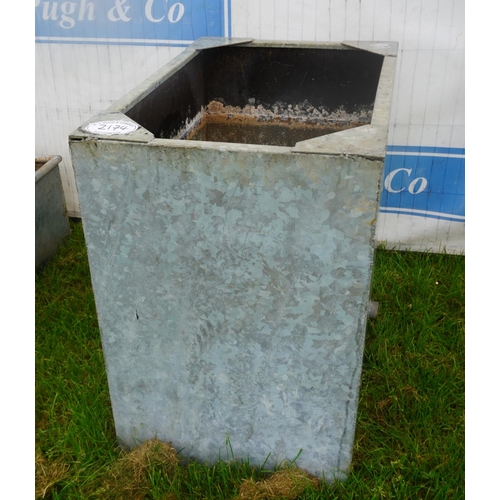 2174 - Galvanised water container 3x2 ft