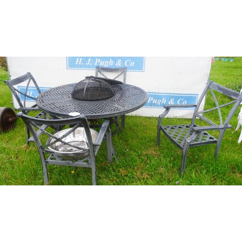 2220 - Garden table and 4 chairs