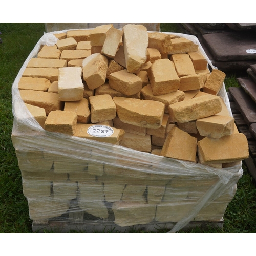 2287 - Pallet of Cotswold bricks