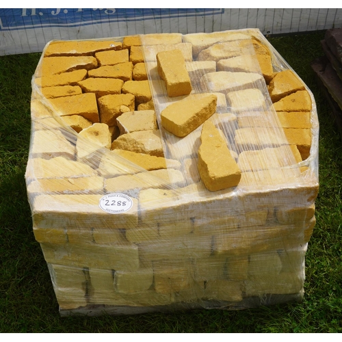 2288 - Pallet of Cotswold bricks