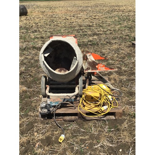 163 - Belle electric concrete mixer and grinder and transformer 110V