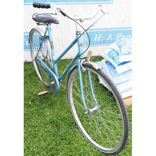 450 - Dawes ladies bike