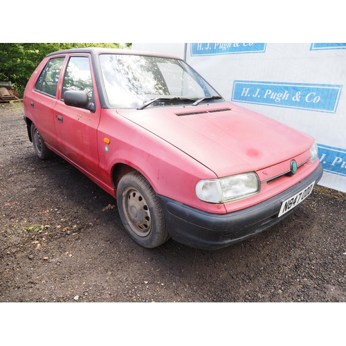 681 - Skoda Felisia 5 door hatch back, runs, MOT til 09.12.22. 68,000 miles, Reg N847 0DD, V5