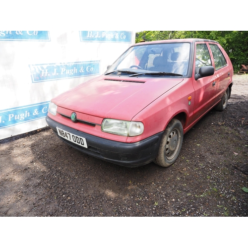 681 - Skoda Felisia 5 door hatch back, runs, MOT til 09.12.22. 68,000 miles, Reg N847 0DD, V5