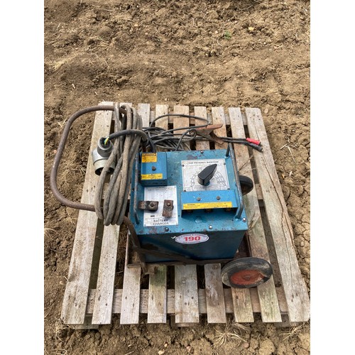 190 - Pick hill bantam battery charger/welder