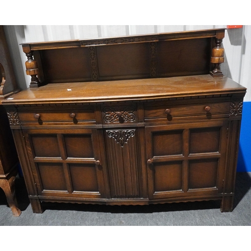 216 - Reproduction oak sideboard 45x54