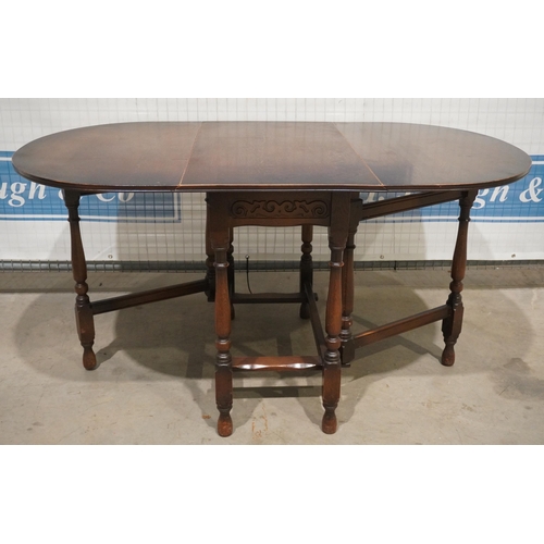 153 - Oak gateleg table 59x36