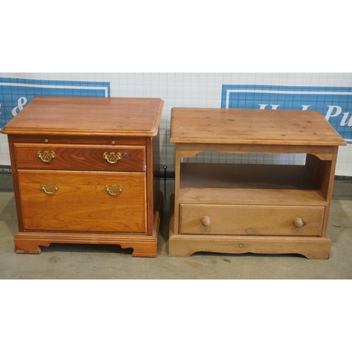 128 - 2- Bedside cabinets