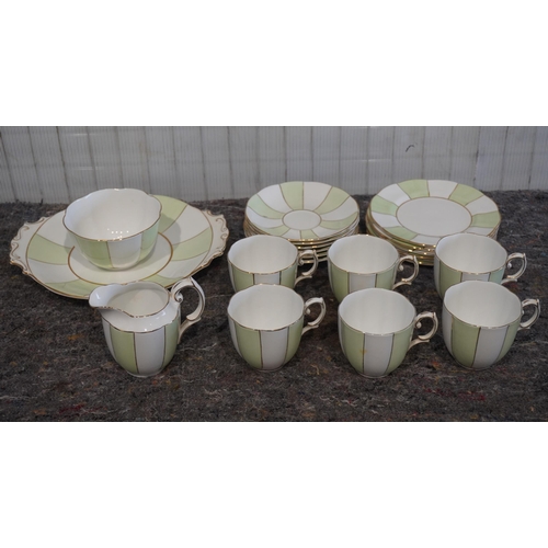 492 - 21pc Royal Albert tea set