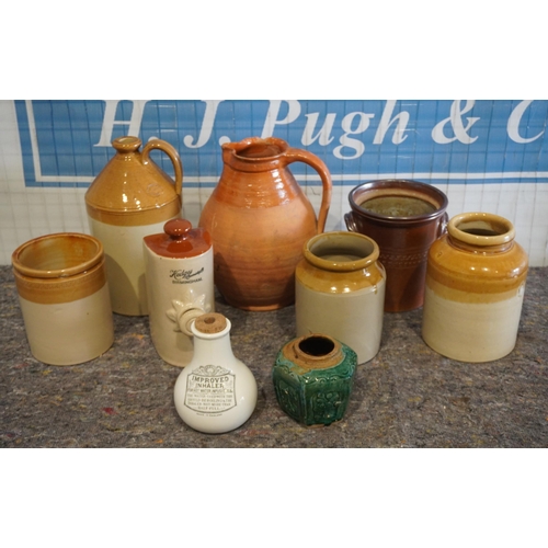 554 - Quantity of assorted stoneware jars