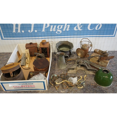 562 - Box of assorted collectibles to include lanterns, brass coat hooks and enamel lamp shade