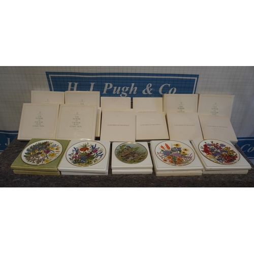 265 - Large quantity of boxed collectible plates to include Franklin Porcelain