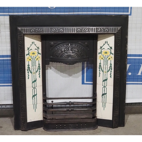 510 - Tiled cast iron fire insert 37.5x37.5