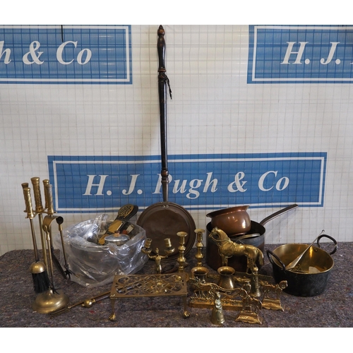 298 - Large quantity of assorted brass and copperware