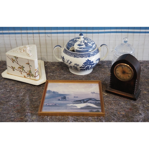 491 - Assorted china and glassware and mantle clock