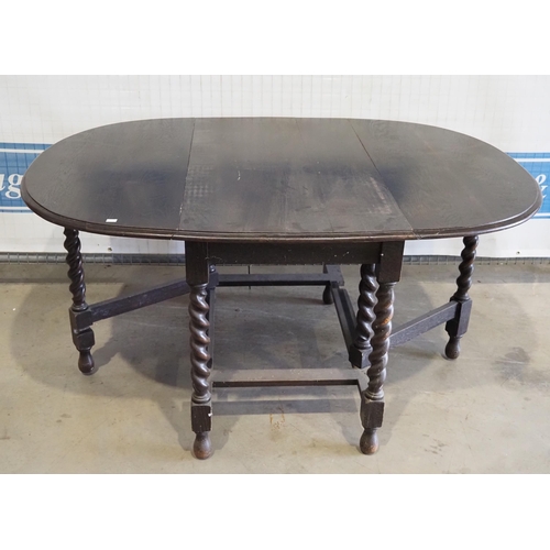 197 - Oak gateleg table 58x42