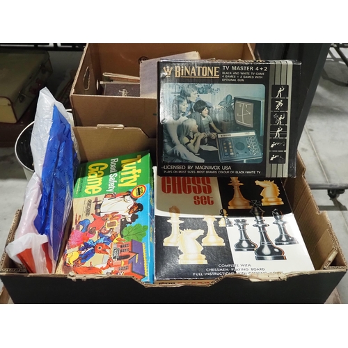 523 - Binatone TV Master, chess set and other games