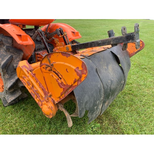 999c - Kubota B6000 4WD compact tractor, runs and drives comes with rotavator