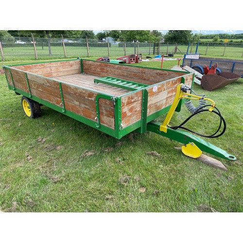 750 - Tipping trailer