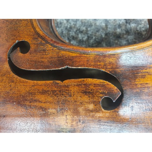 572 - Violin in case