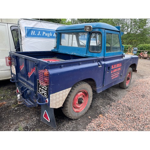 691 - Land Rover series 2. 1957. Runs and drives. 3528cc.  Reg 705 CPE. V5