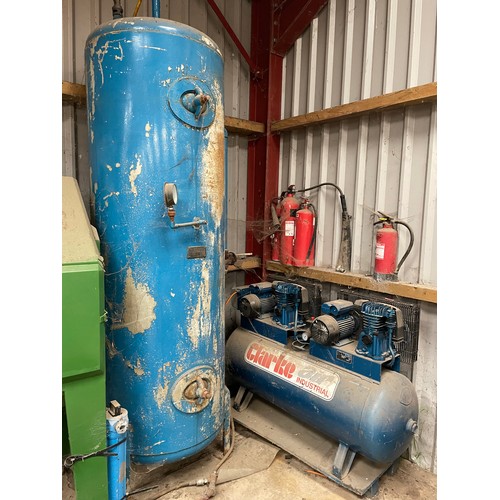 887 - Guyson Sand blasting kit with Clarke air compressor and hoover  (to be sold in situ)