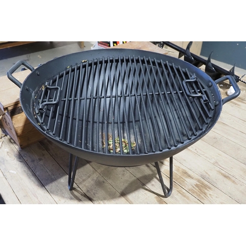 827 - Large firepit