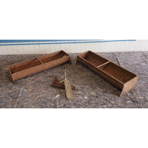 839 - 2- Cast iron troughs