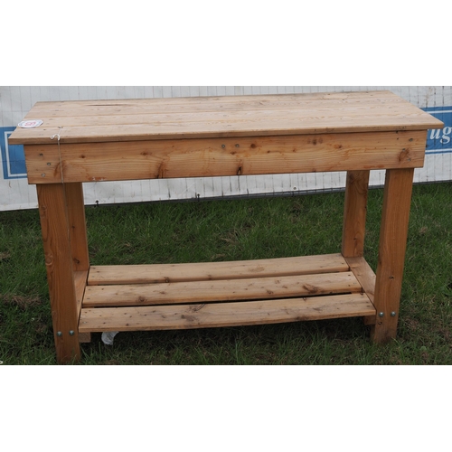 156 - Work bench