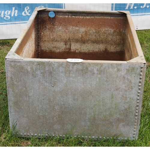 215 - 4ftx3ft Riveted galvanised water tank