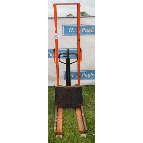 219 - Large pallet truck