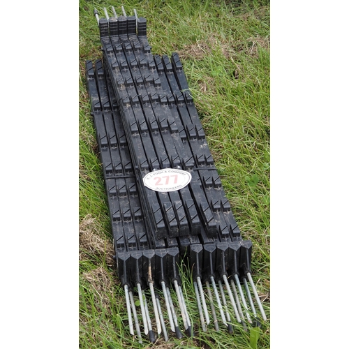 277 - Plastic fence stakes