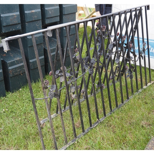 311 - Metal balustrade