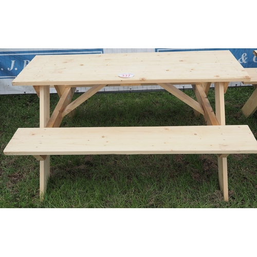 337 - Picnic bench 5ft