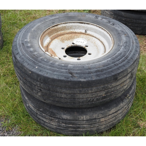 2232 - Trailer wheels and tyres 19.5 -2