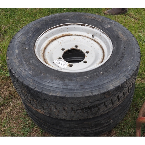 2233 - Trailer wheels and tyres 19.5 -2